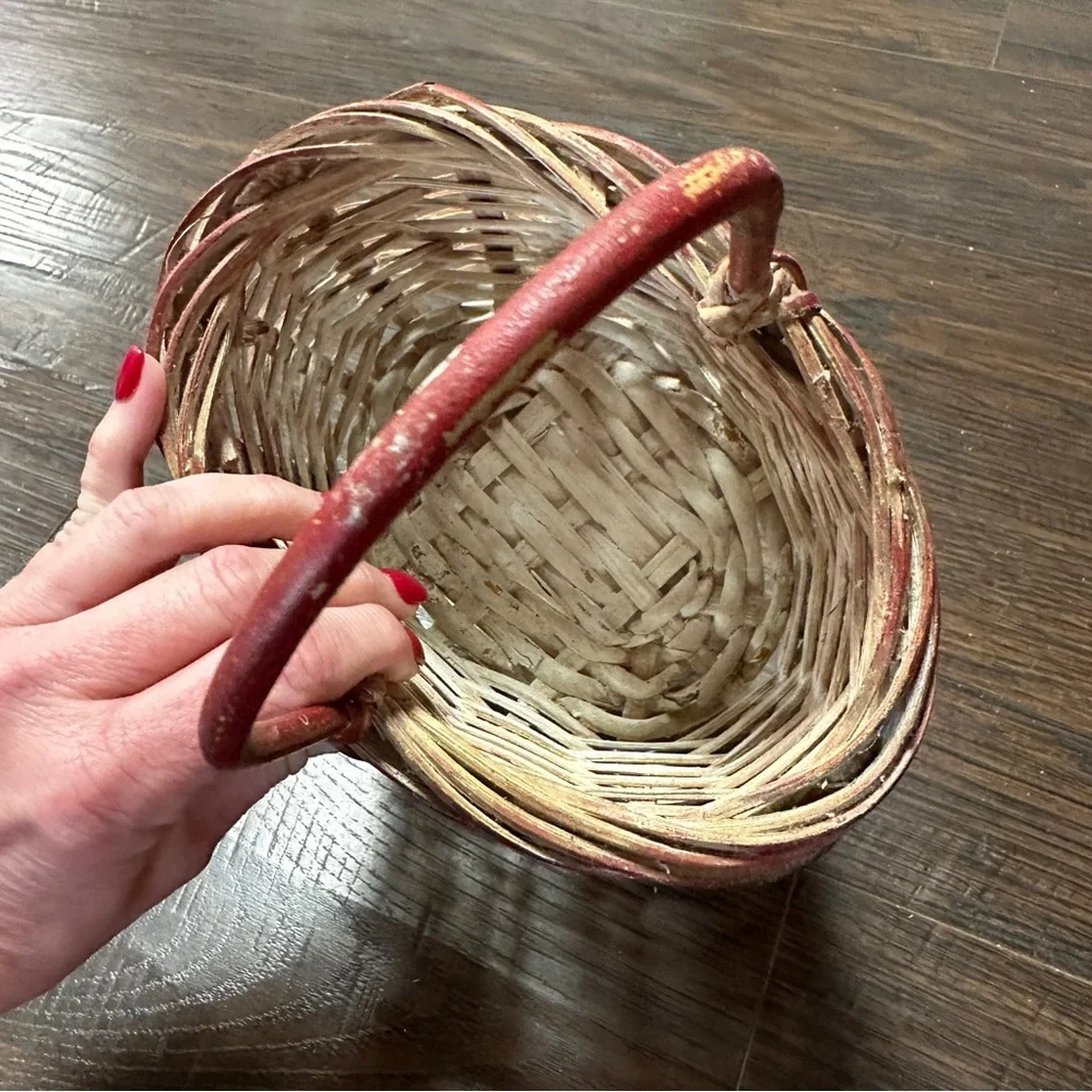 SMALL RED WASHED DECORATIVE BASKET - Picture 7 of 12